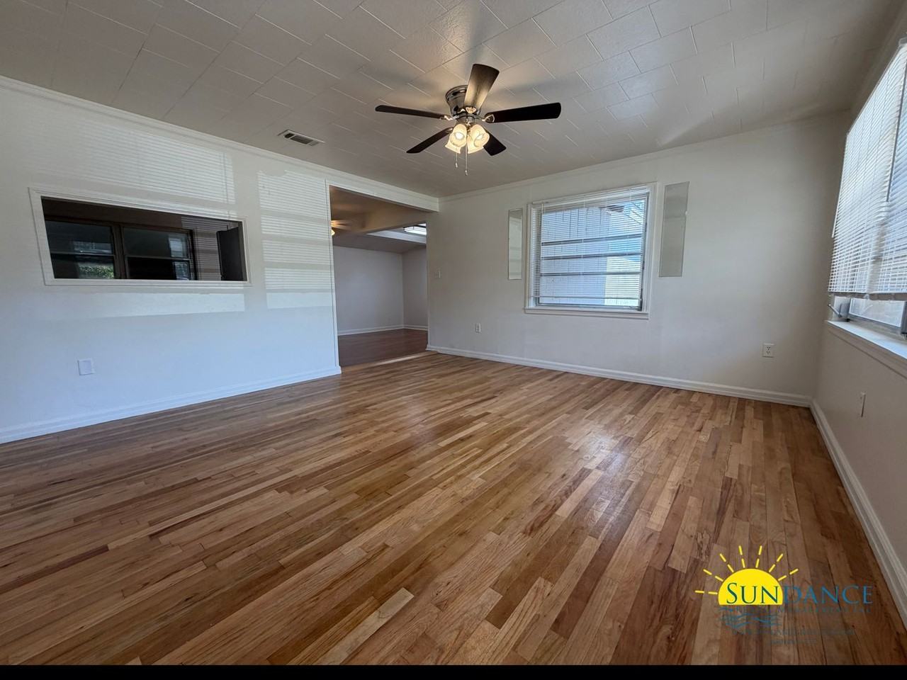 107 Magnolia Ave Se - Photo 4 of 16