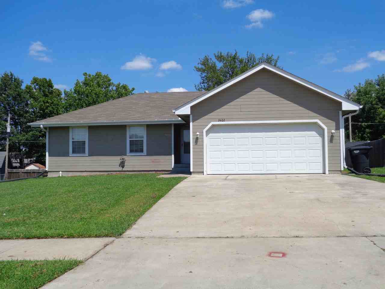 3402 Se Golden Ave - Photo 2 of 28