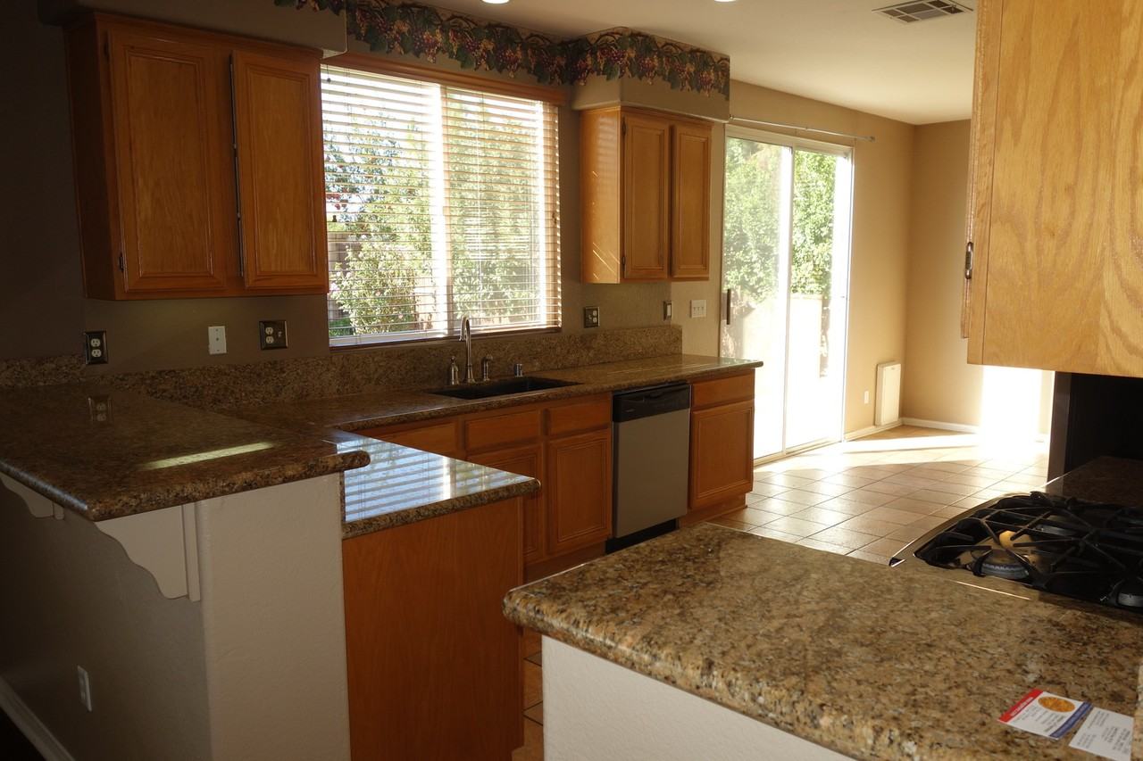 32855 Abana Ct - Photo 4 of 9