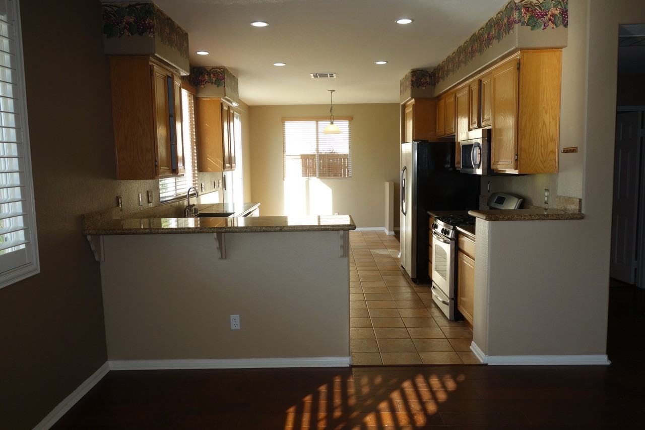 32855 Abana Ct - Photo 5 of 9