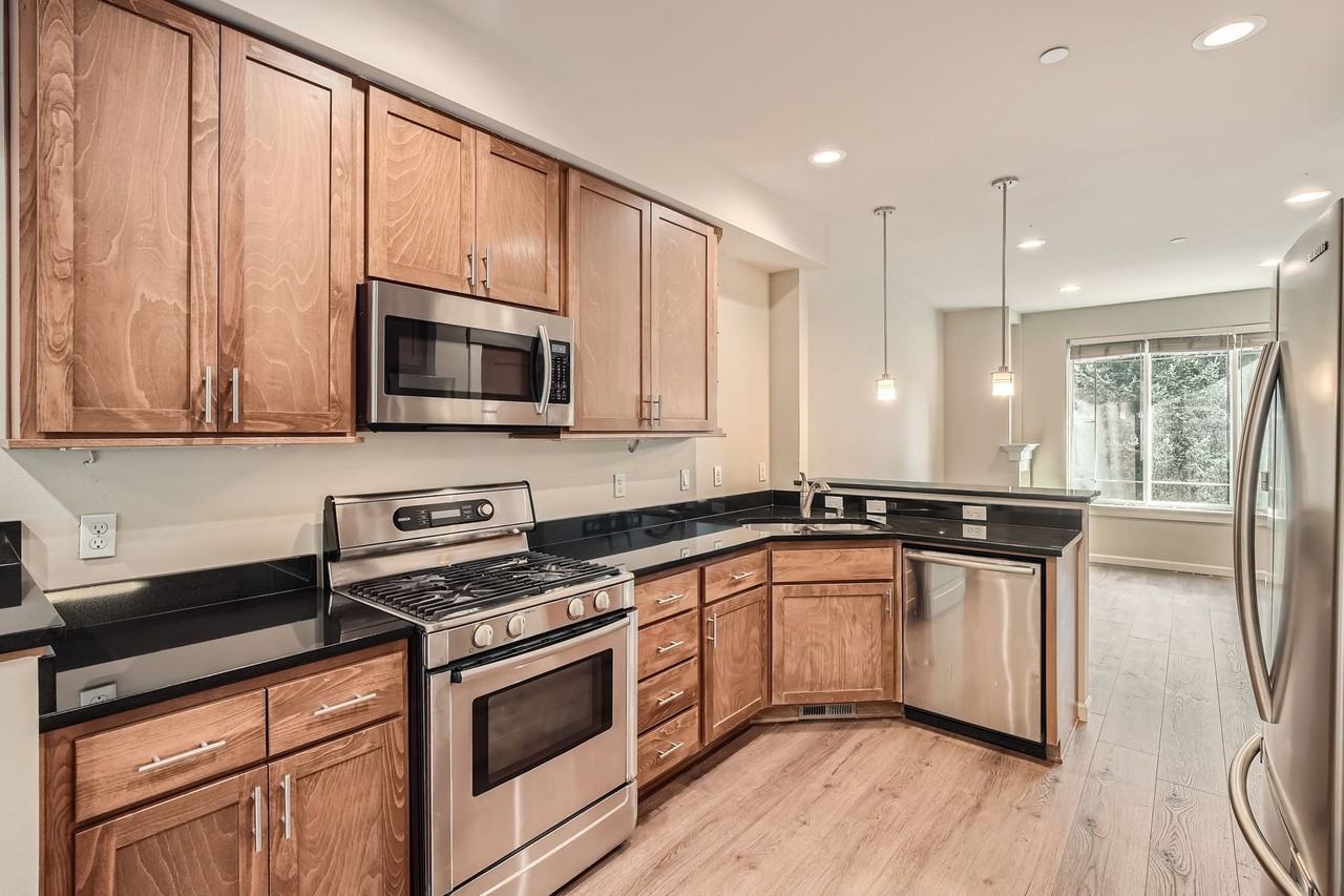 17827 Ne 95th Ct - Photo 5 of 10
