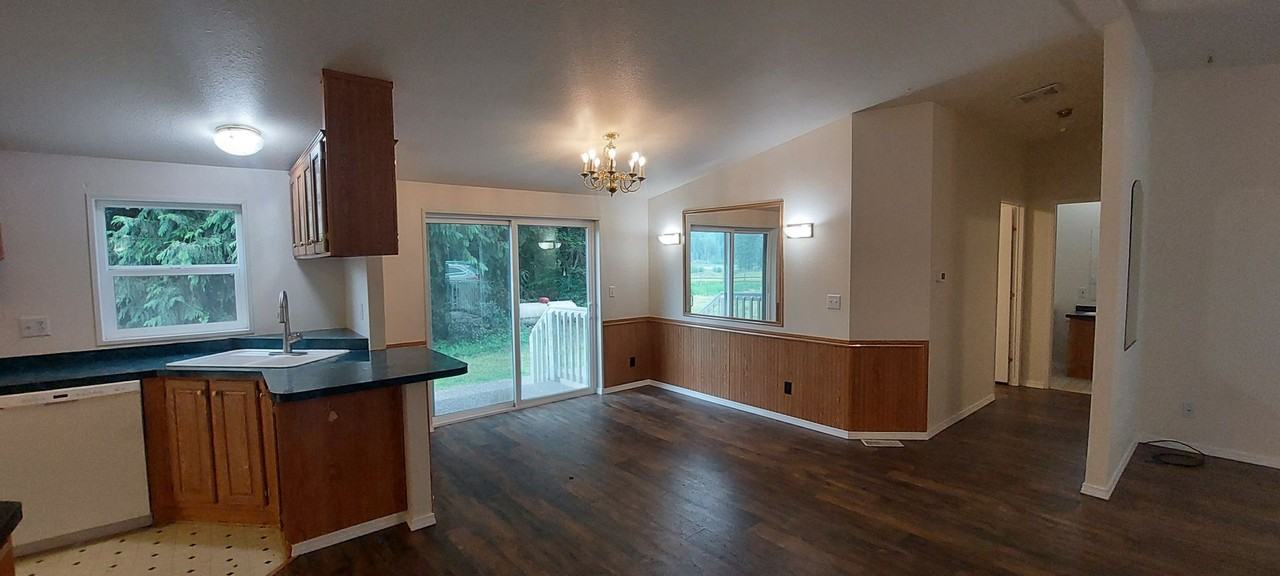 6740 Greystone Ln - Photo 5 of 33