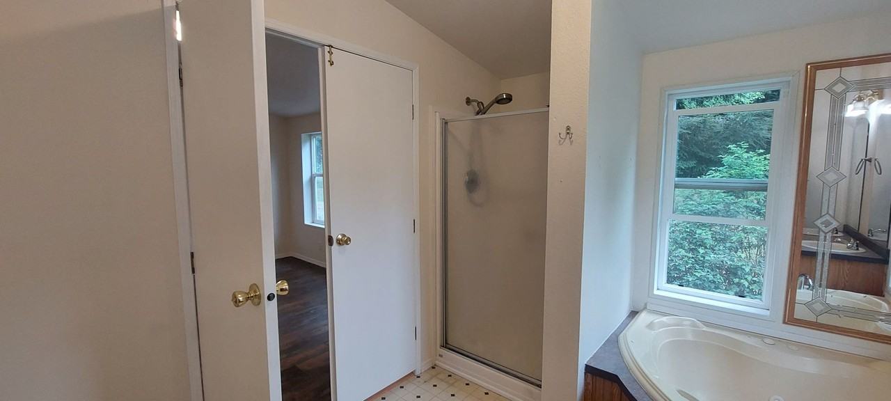 6740 Greystone Ln - Photo 7 of 33