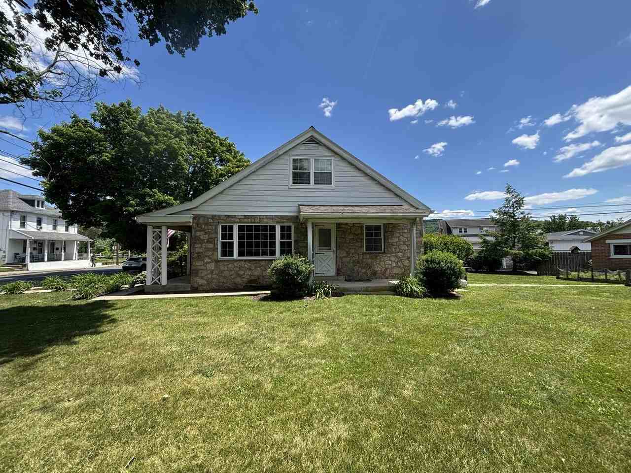 22 Macungie Ave - Photo 3 of 14