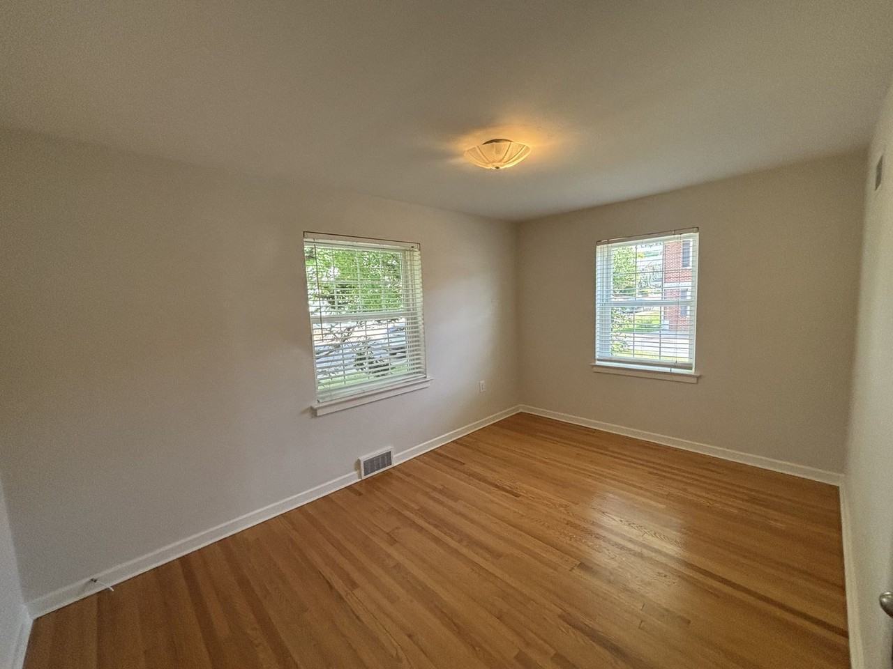 22 Macungie Ave - Photo 5 of 14