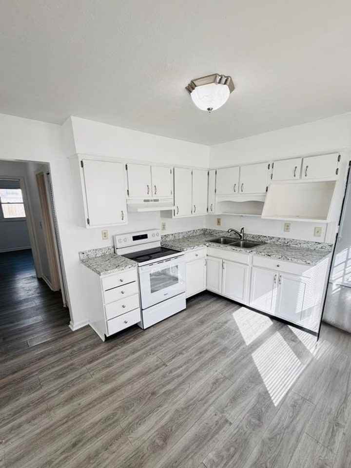 184 Mills Dr - Photo 2 of 25