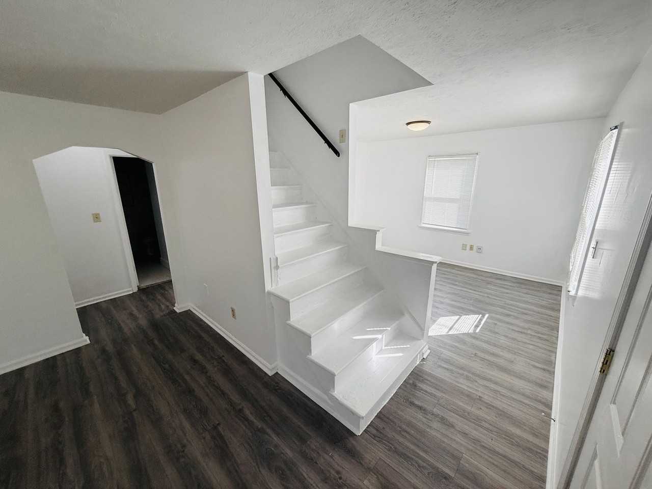 184 Mills Dr - Photo 4 of 25