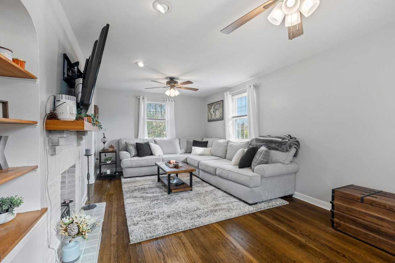 3331 Wallace Dr - Photo 4 of 26