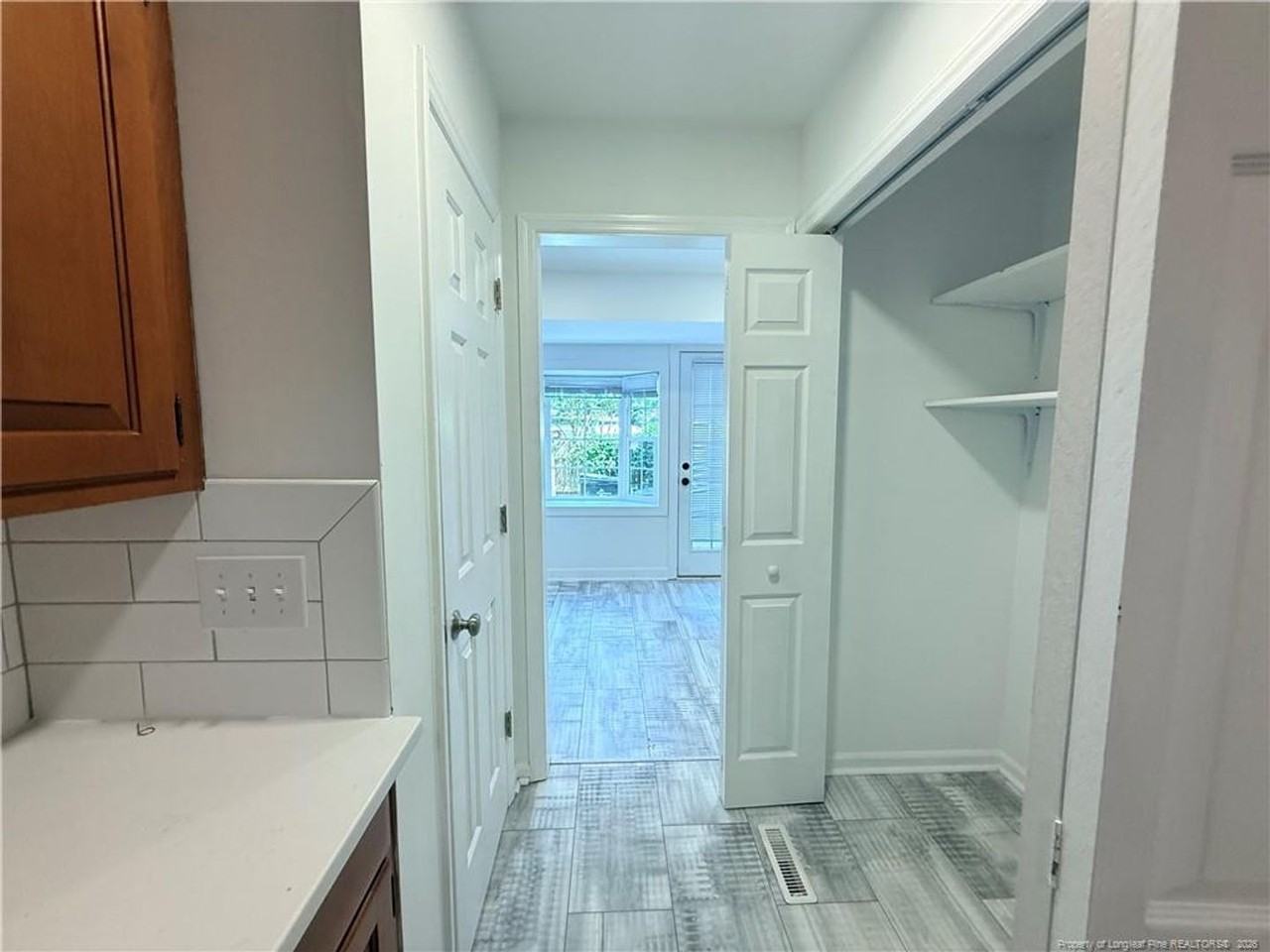 155 S Ashe St - Photo 7 of 25
