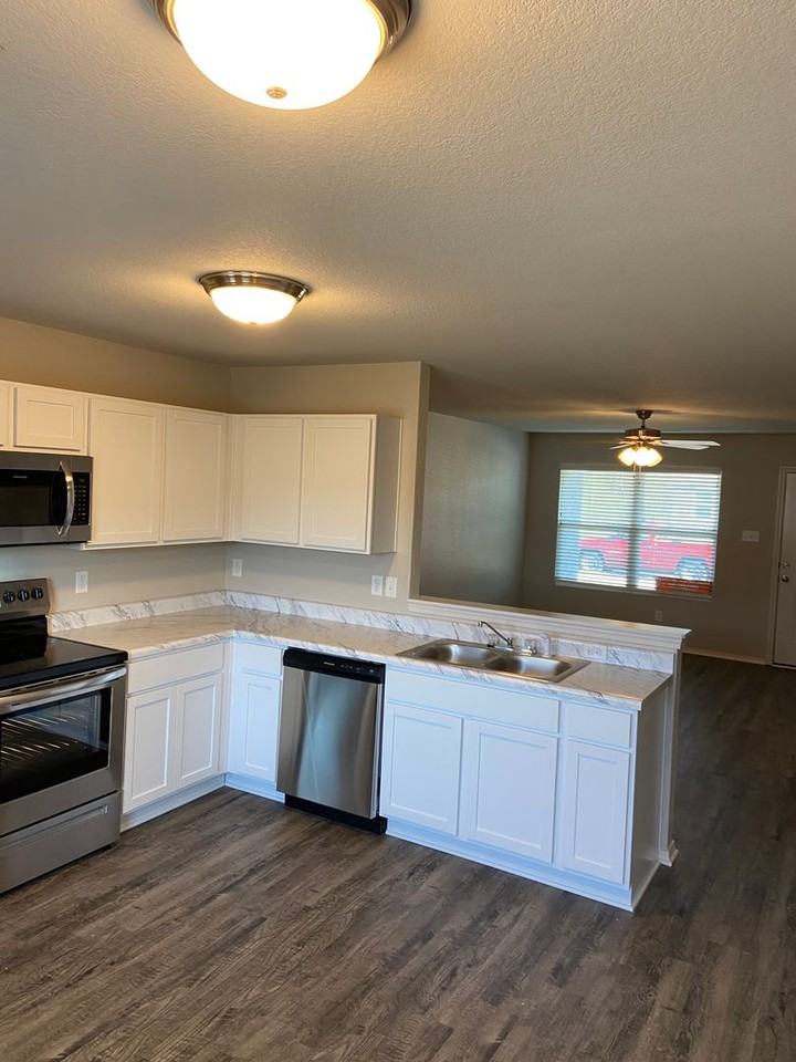 1605 Ryder St - Photo 7 of 21