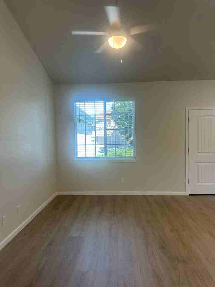 660 Fox Pointe Rd - Photo 2 of 14