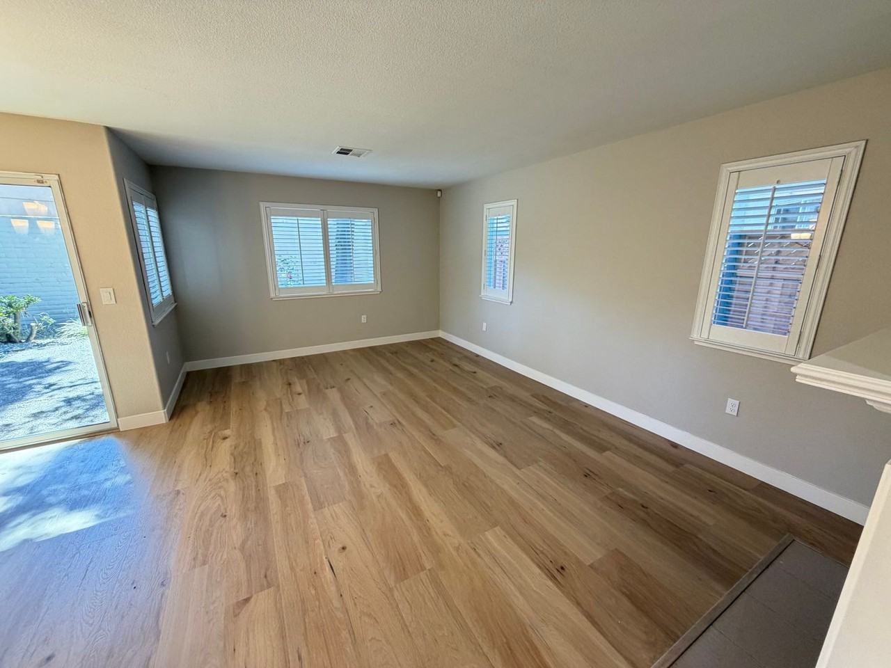 1102 Vista Pointe Cir - Photo 4 of 16