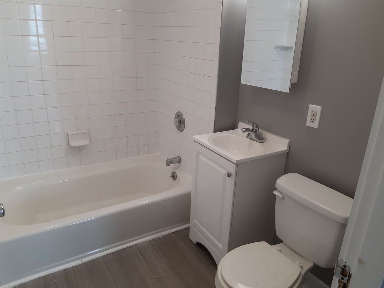 220 Fernwood Ave - Photo 2 of 16