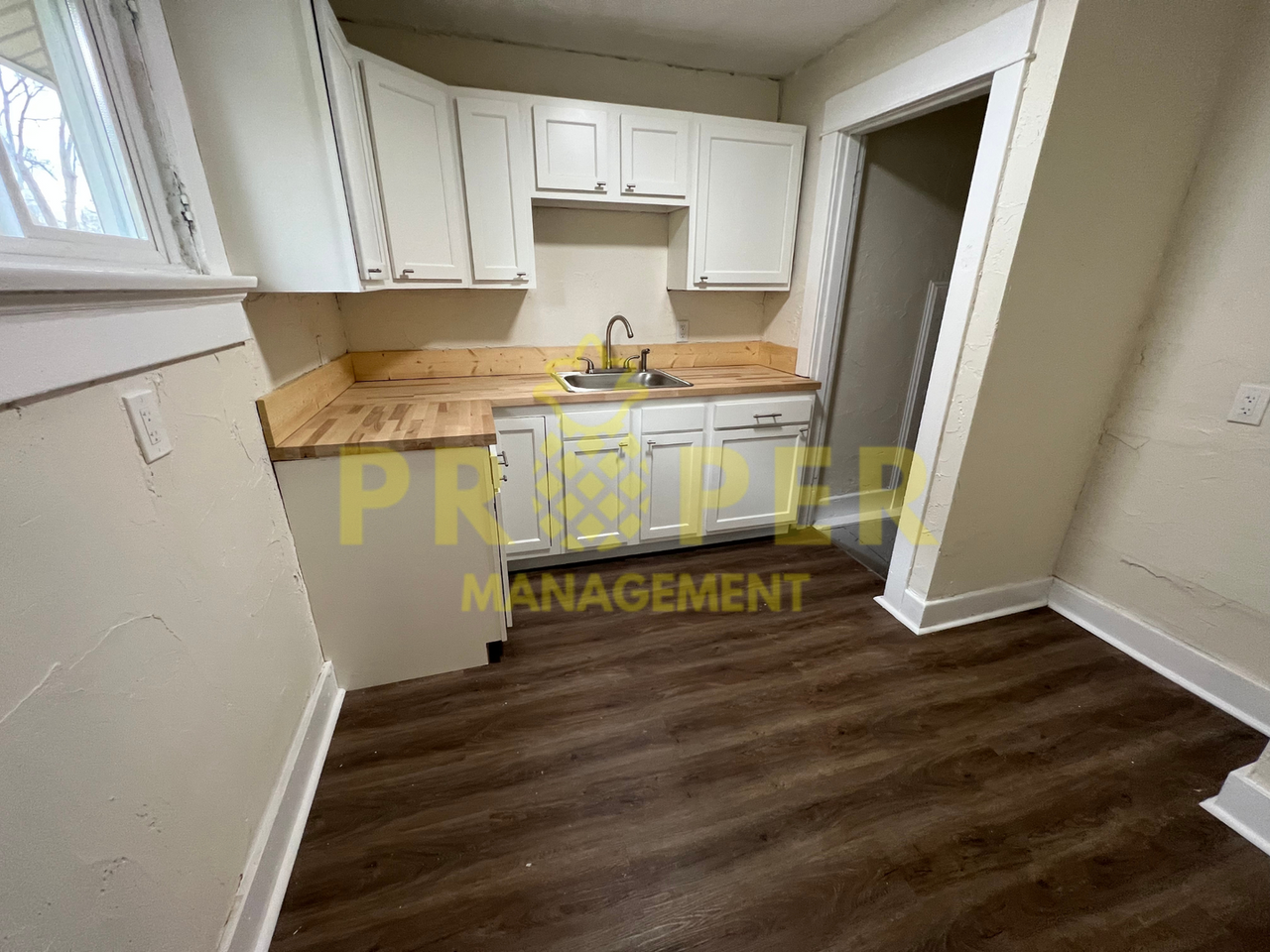 137 Westwood Ave - Photo 2 of 7