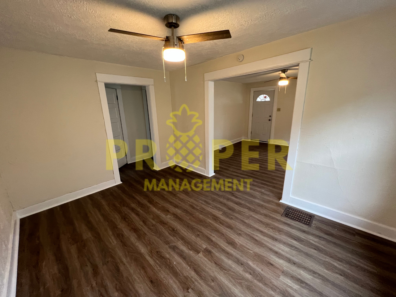 137 Westwood Ave - Photo 4 of 7