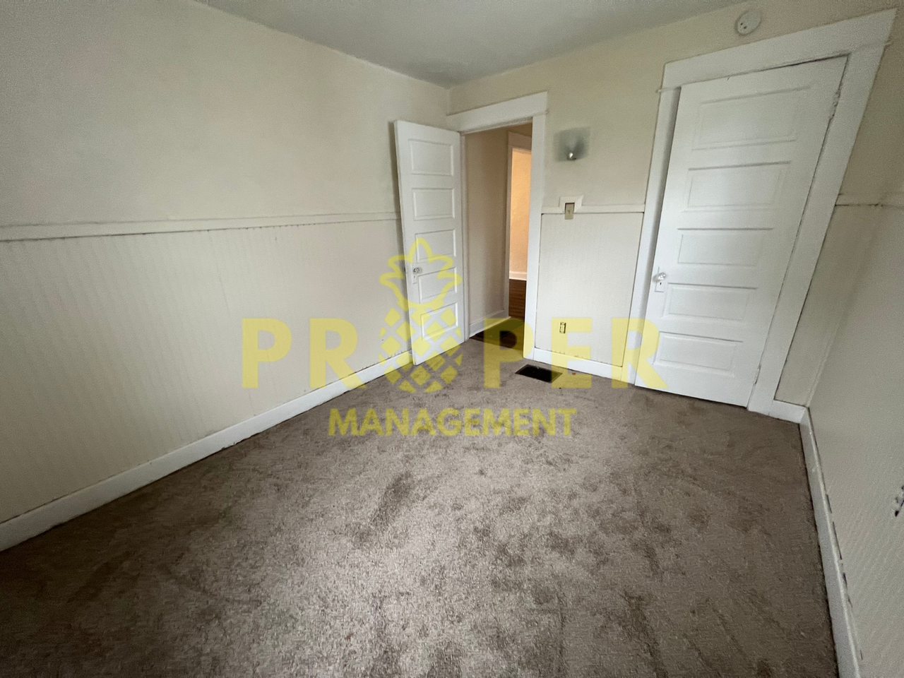 137 Westwood Ave - Photo 5 of 7