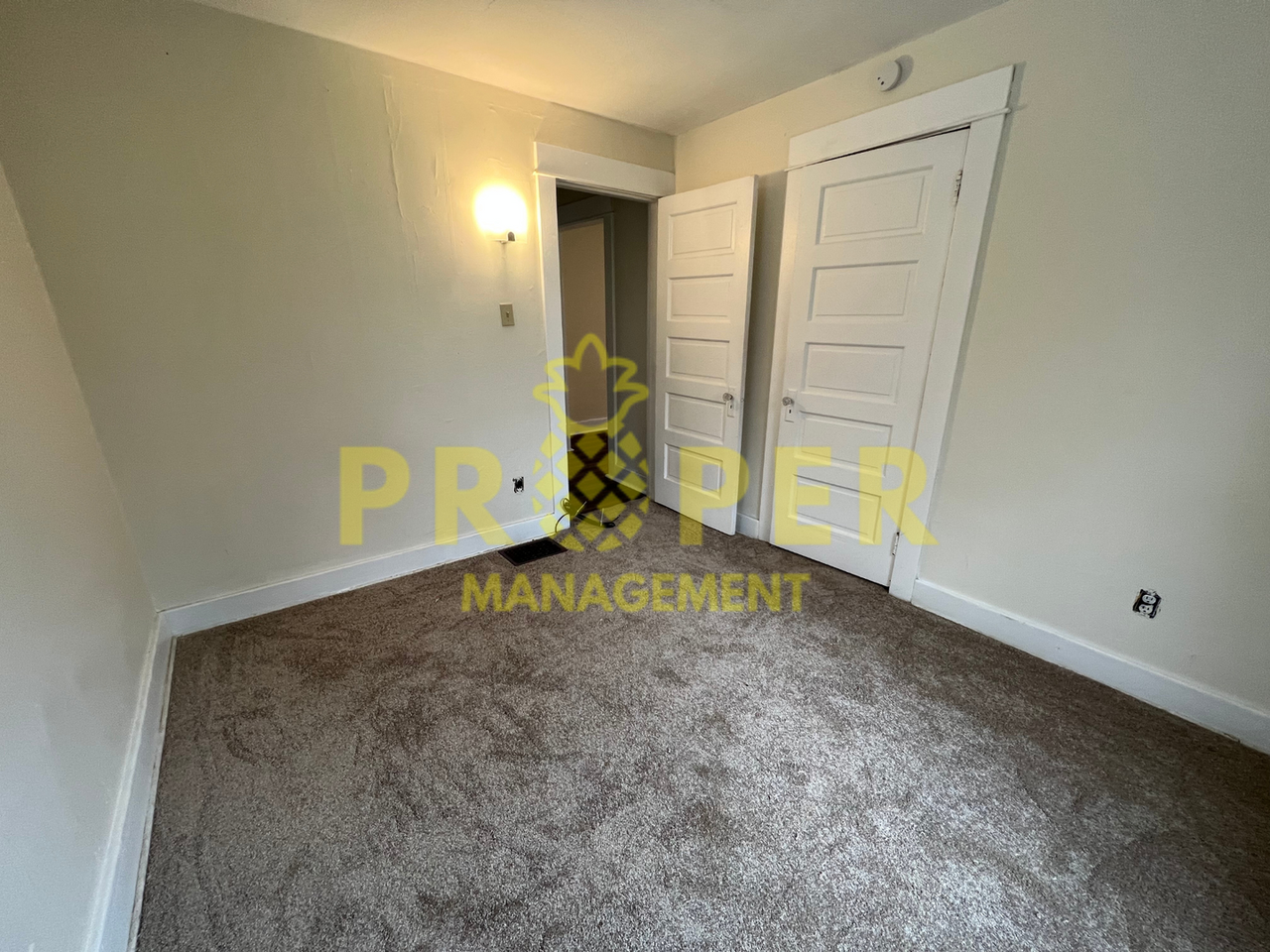 137 Westwood Ave - Photo 6 of 7