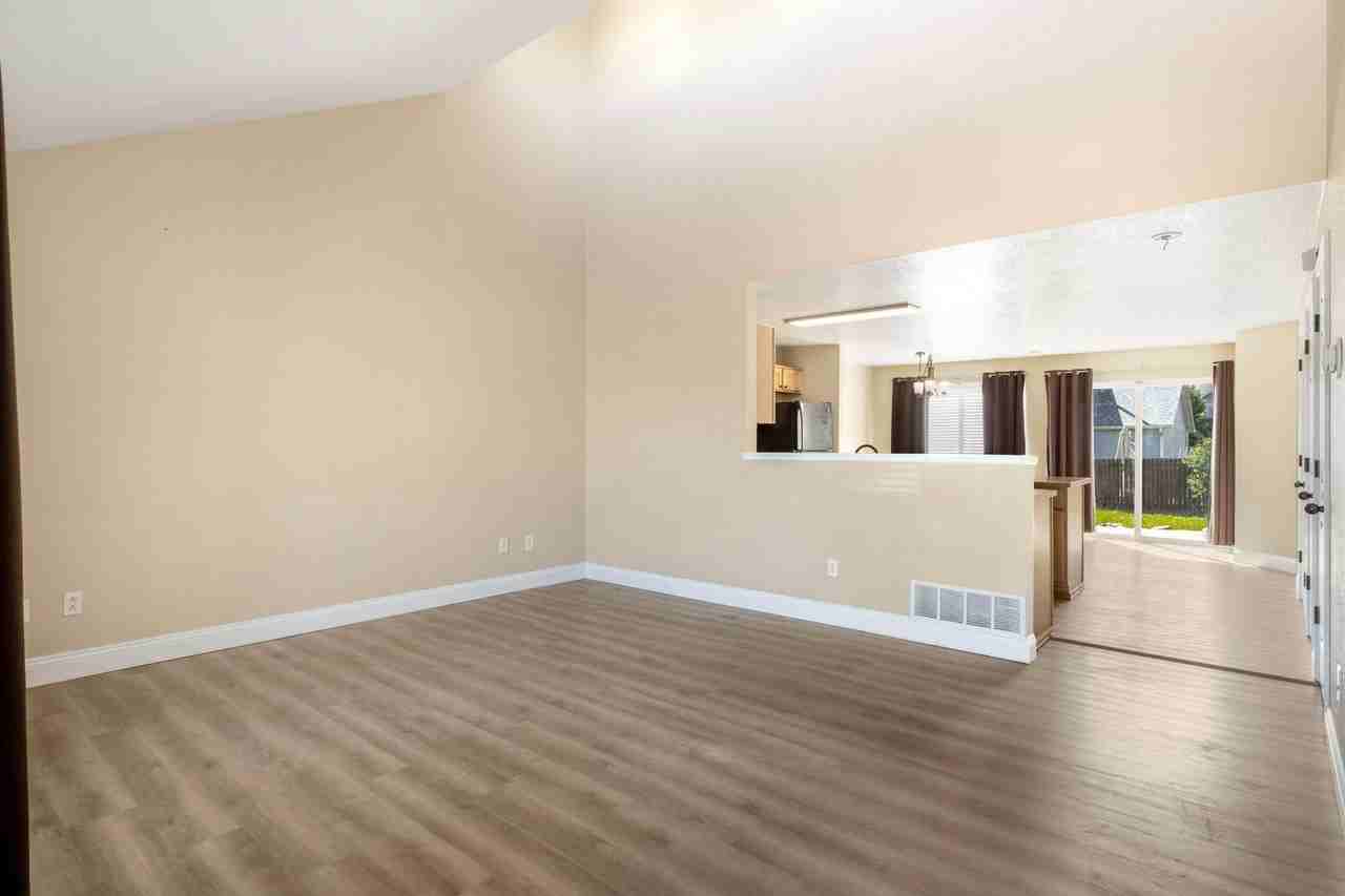6276 Riverdale Dr - Photo 2 of 33