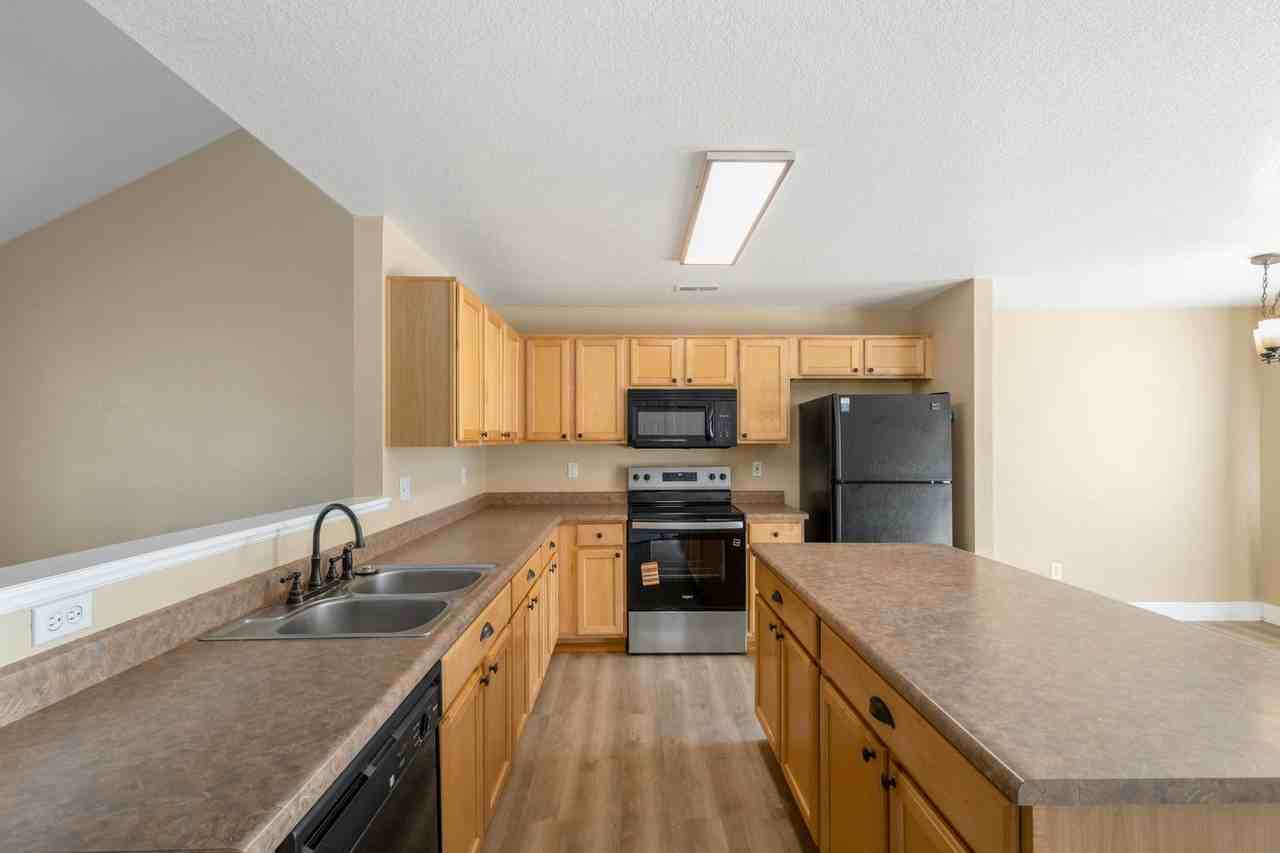 6276 Riverdale Dr - Photo 6 of 33