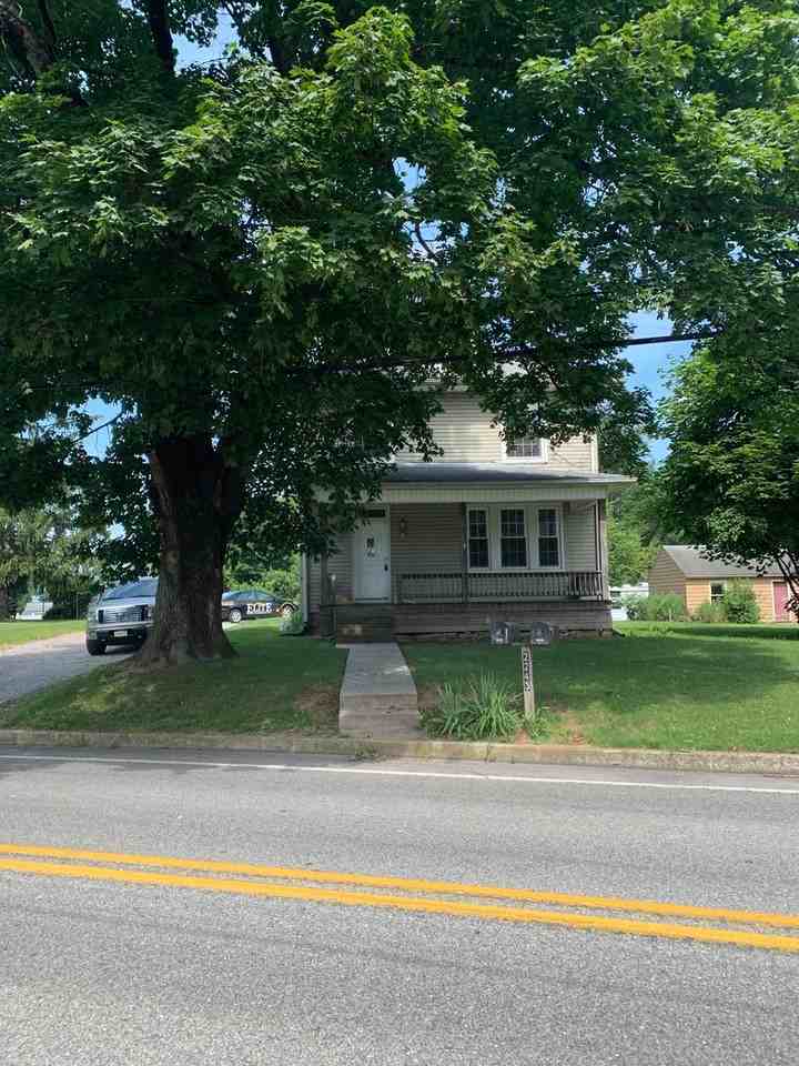 2243 Sunset Ln Frnt - Photo 2 of 34
