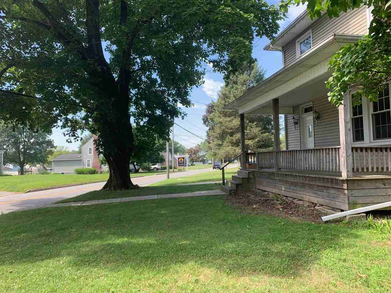 2243 Sunset Ln Frnt - Photo 4 of 34