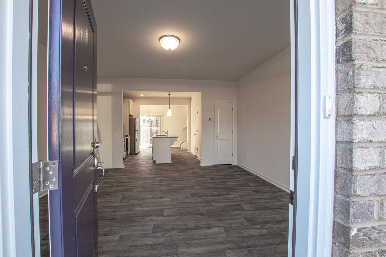 13823 Clayborn St - Photo 2 of 23