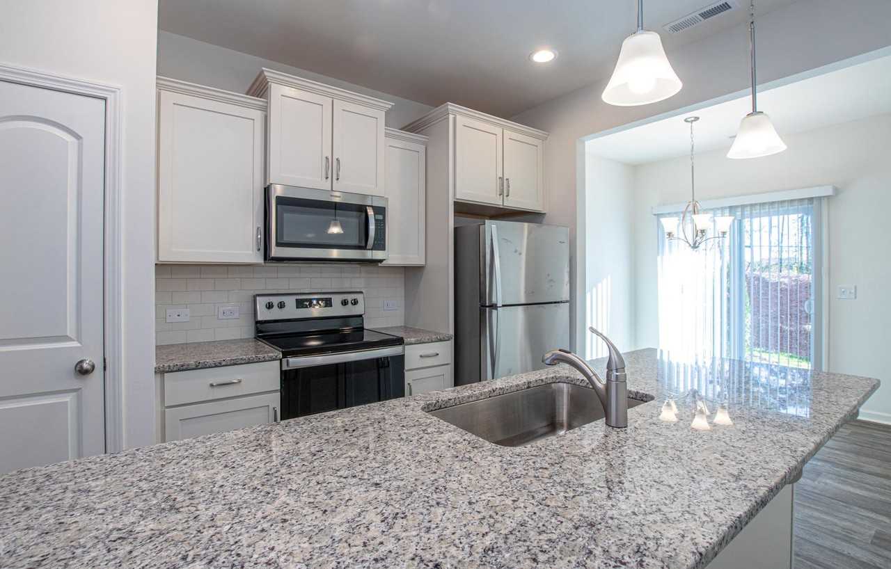 13823 Clayborn St - Photo 5 of 23