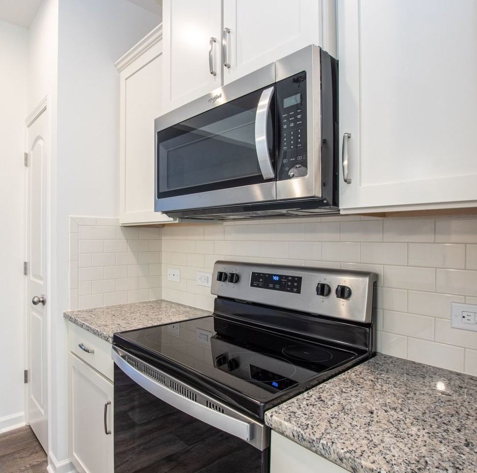 13823 Clayborn St - Photo 6 of 23