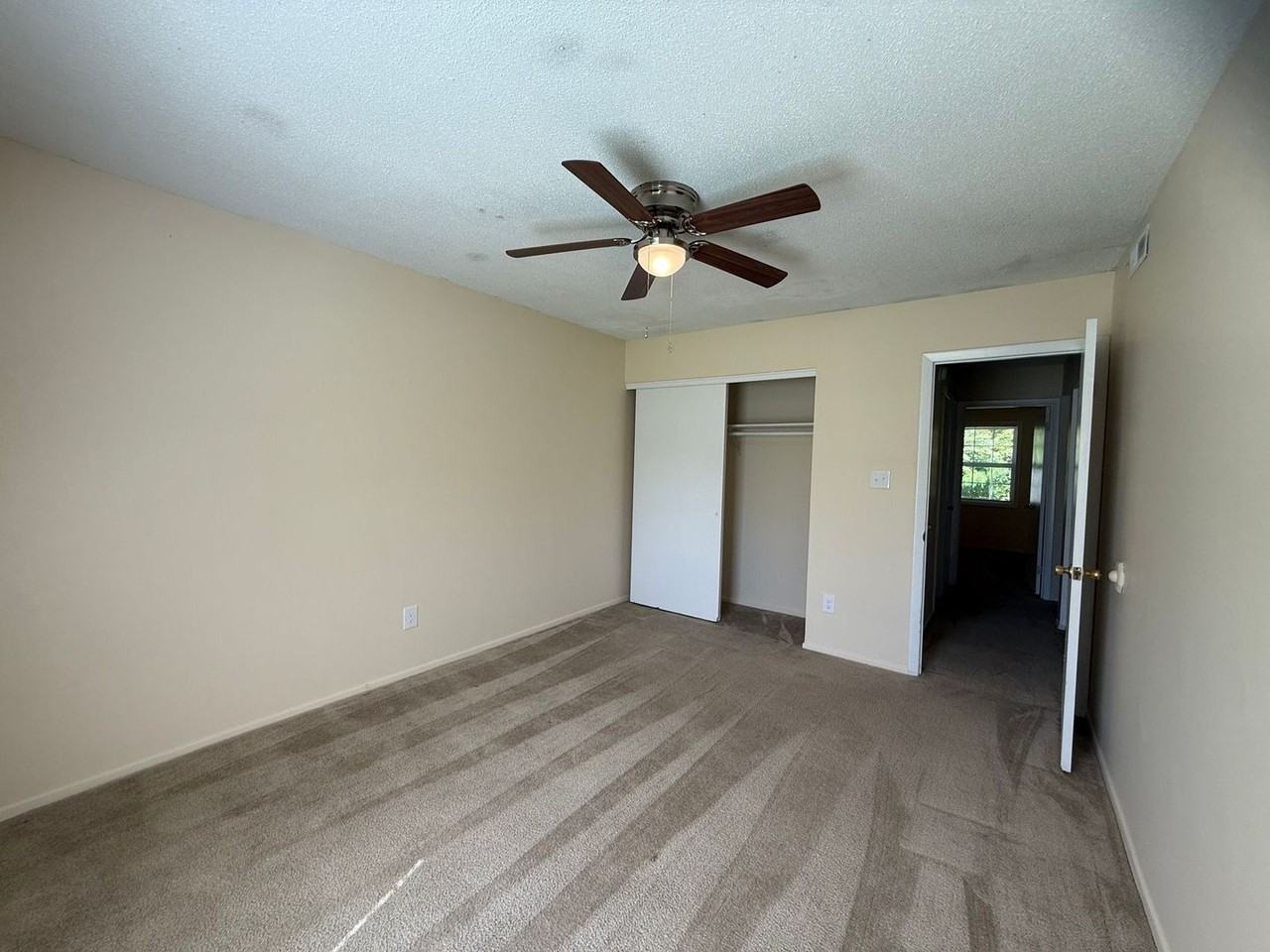 136 Village Ct - Photo 2 of 6