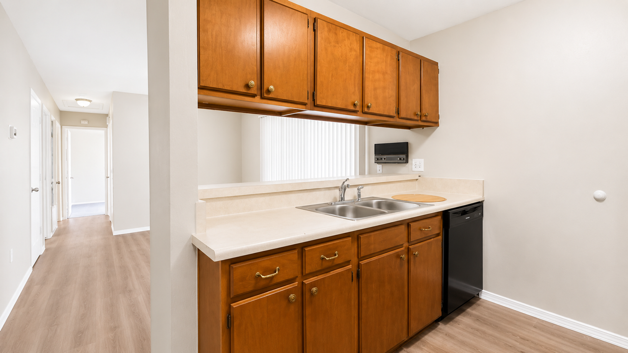 11906 Las Vegas St - Photo 6 of 18