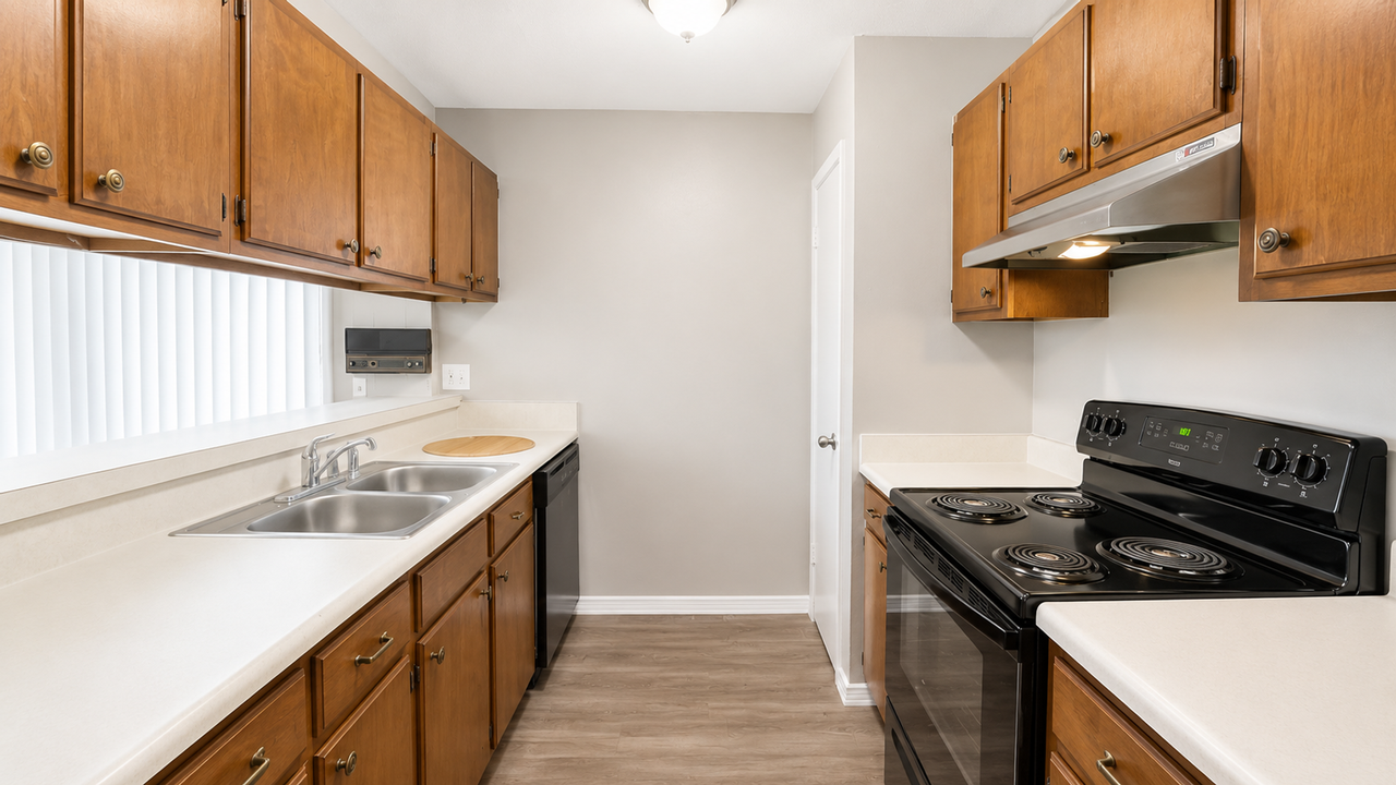 11906 Las Vegas St - Photo 7 of 18
