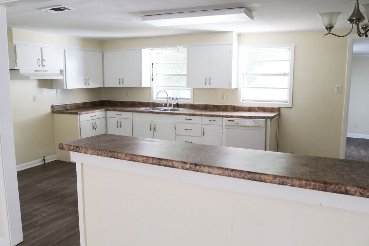308 W Warriner Ave - Photo 5 of 27