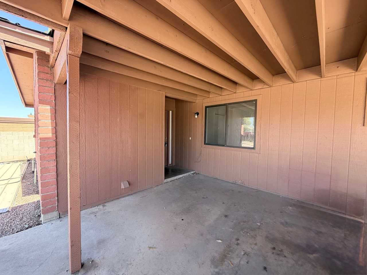 2864 E Wilcox Dr - Photo 3 of 23