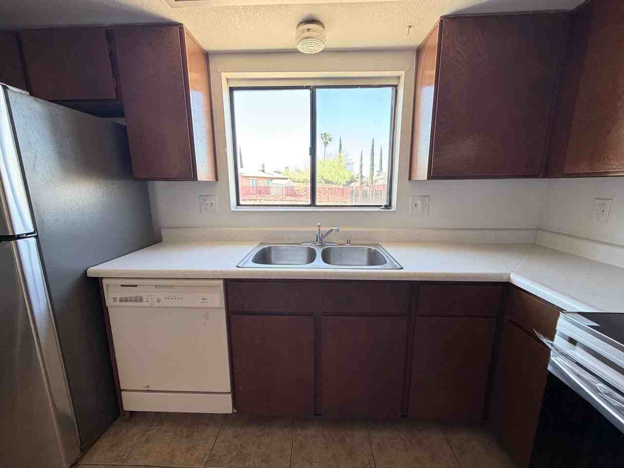 2864 E Wilcox Dr - Photo 6 of 23