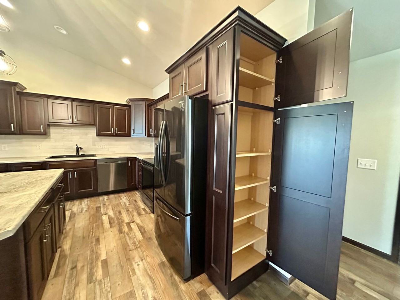 5607 S Westwind Ave - Photo 4 of 36