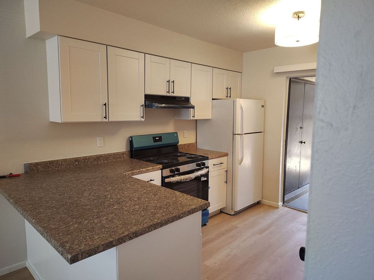 1415 Chelwood Park Blvd Ne #A - Photo 4 of 11