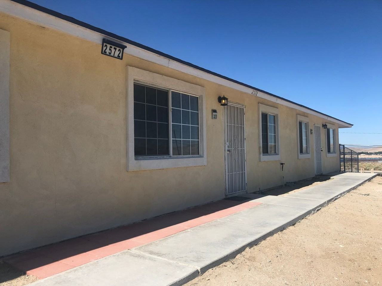 2572 W Main St - Photo 2 of 16