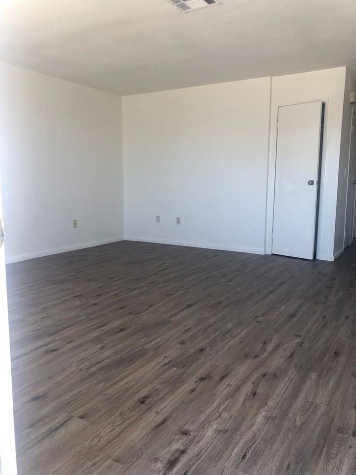 2572 W Main St - Photo 4 of 16