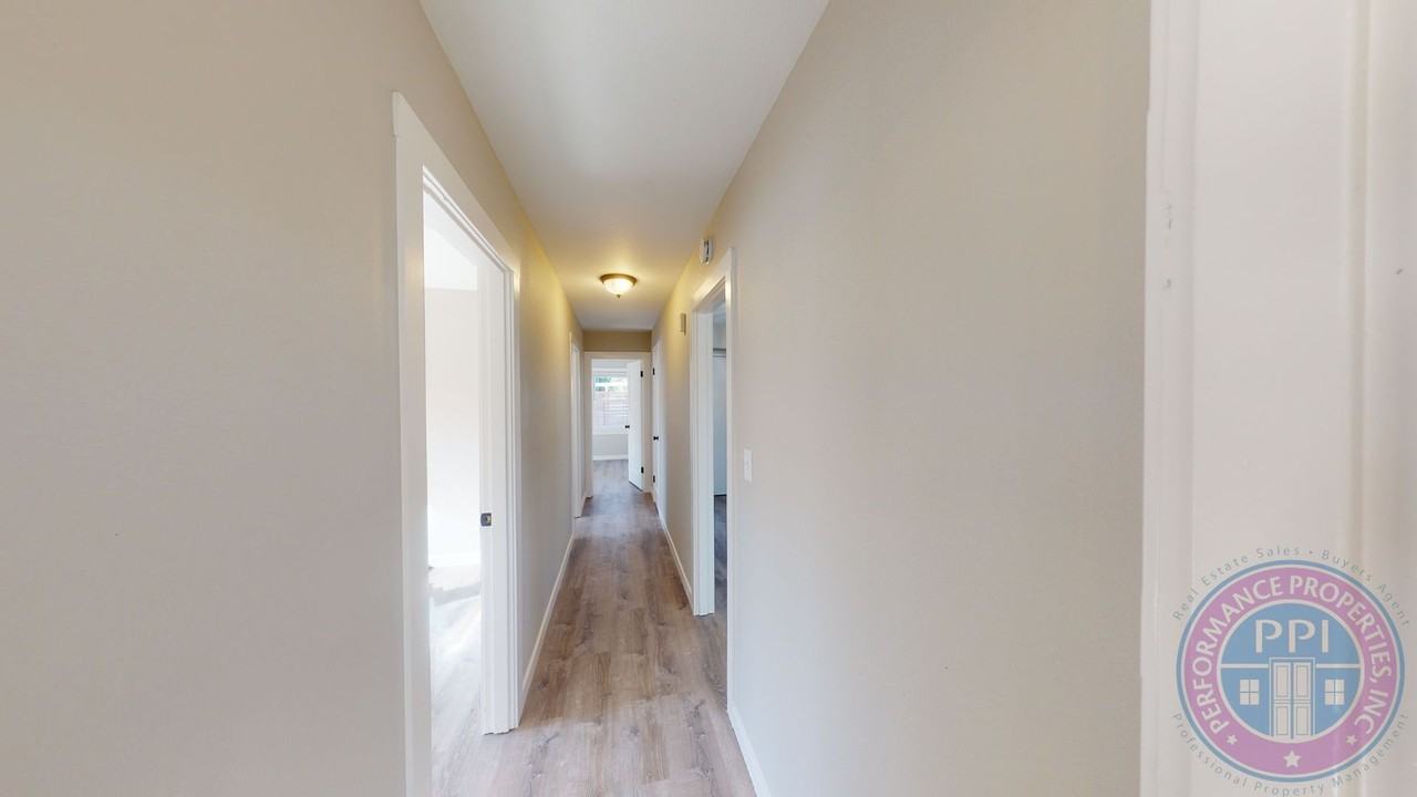 1234 Ne Highland St - Photo 5 of 11