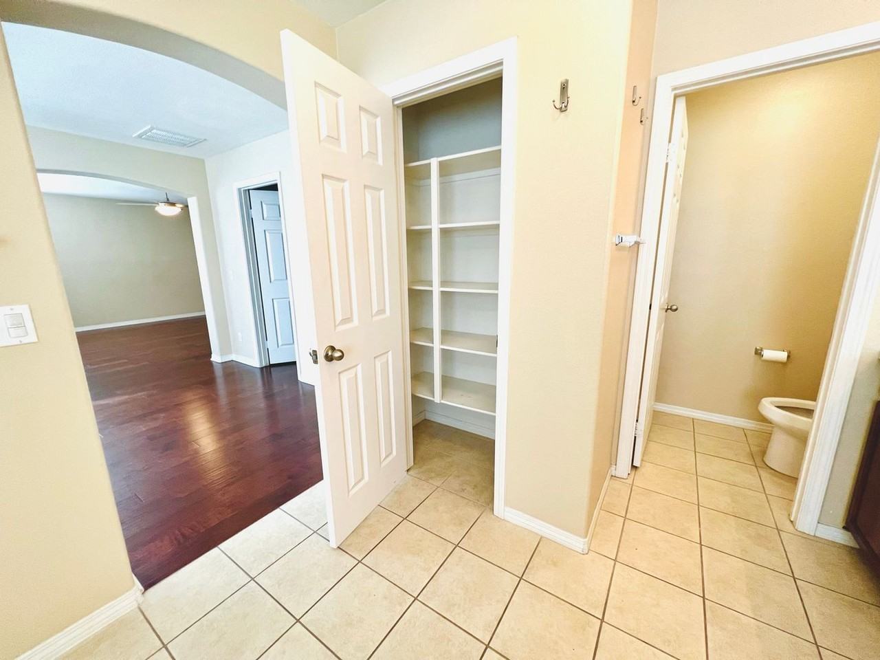 2758 Lavender St - Photo 2 of 40