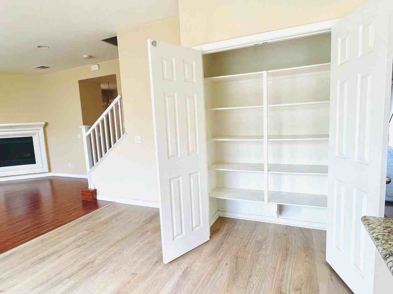 2758 Lavender St - Photo 4 of 40