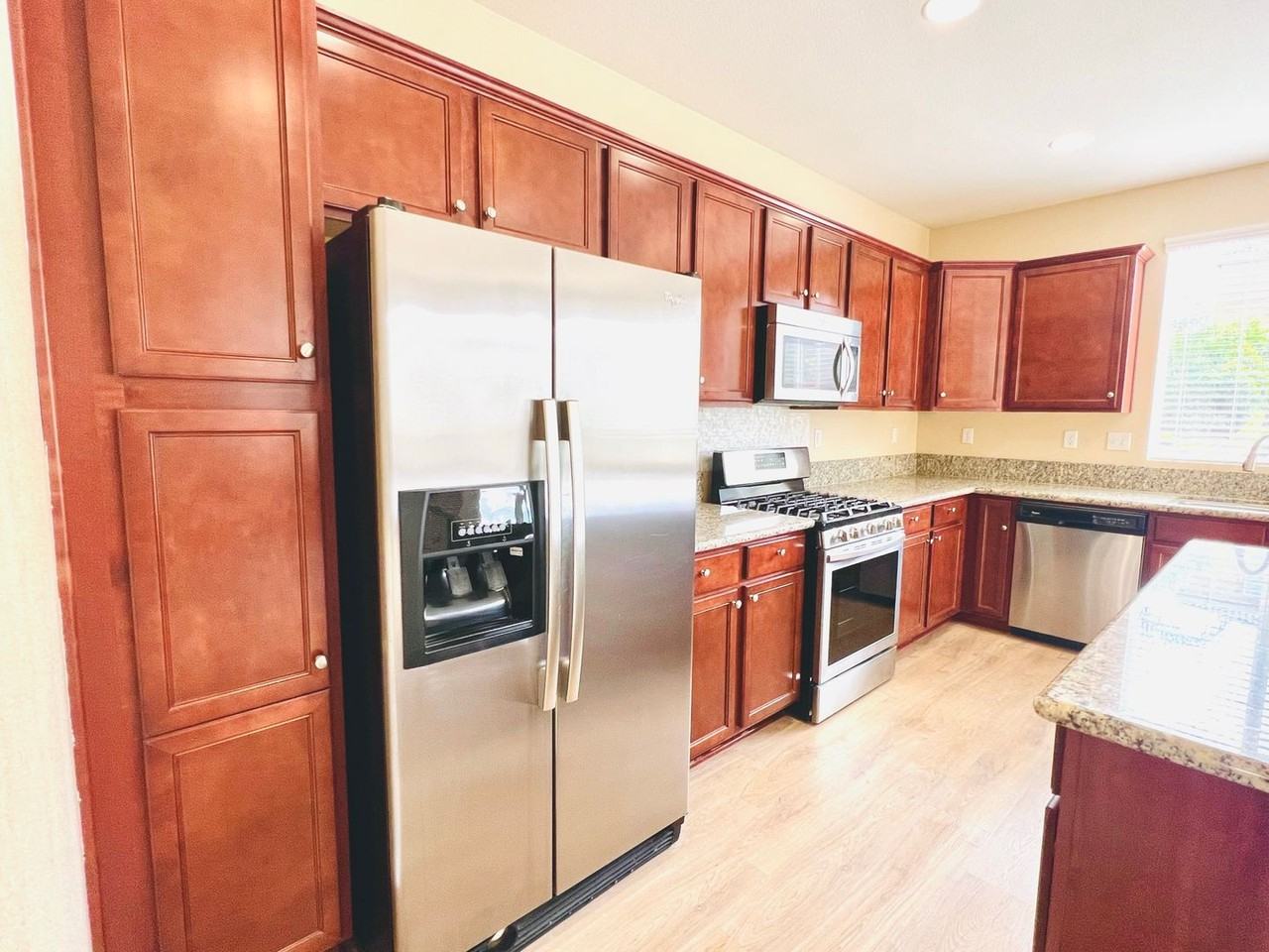 2758 Lavender St - Photo 7 of 40
