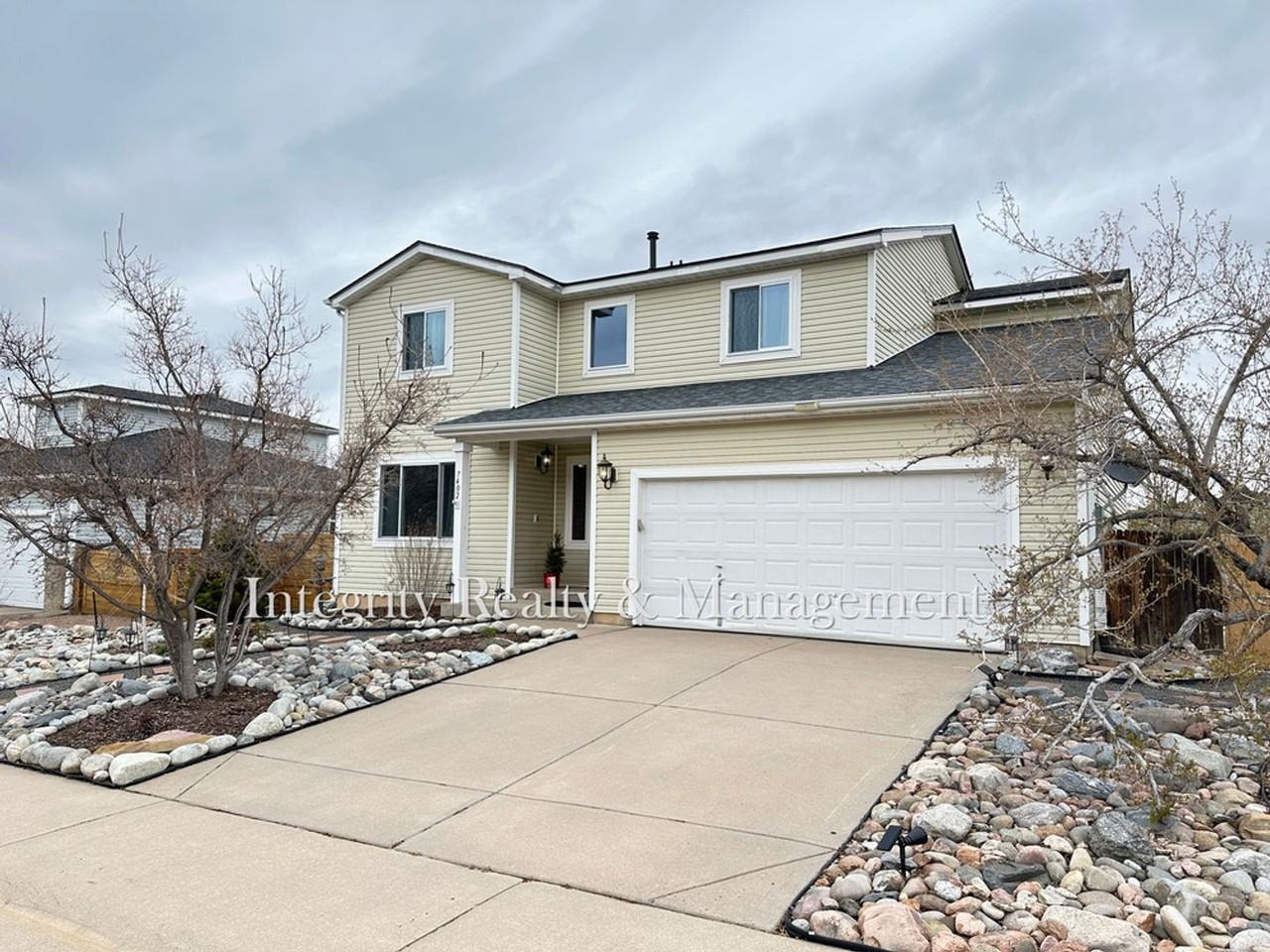 7402 Eagle Rock Dr - Photo 3 of 50