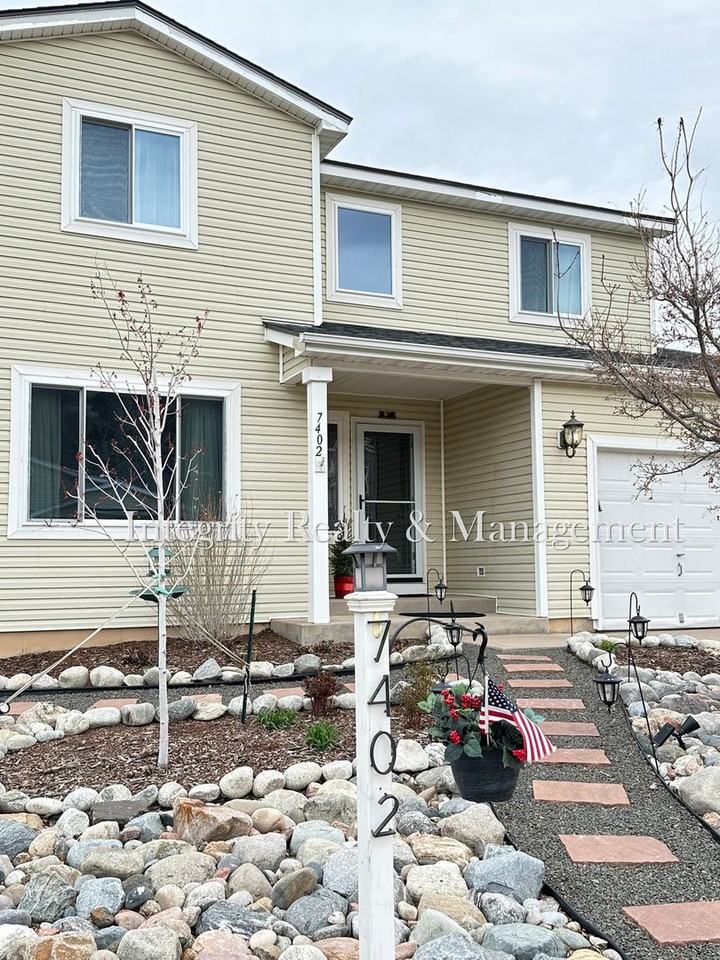 7402 Eagle Rock Dr - Photo 4 of 50