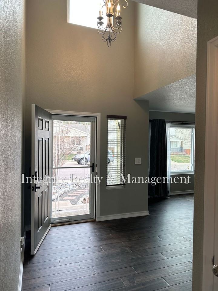 7402 Eagle Rock Dr - Photo 5 of 50