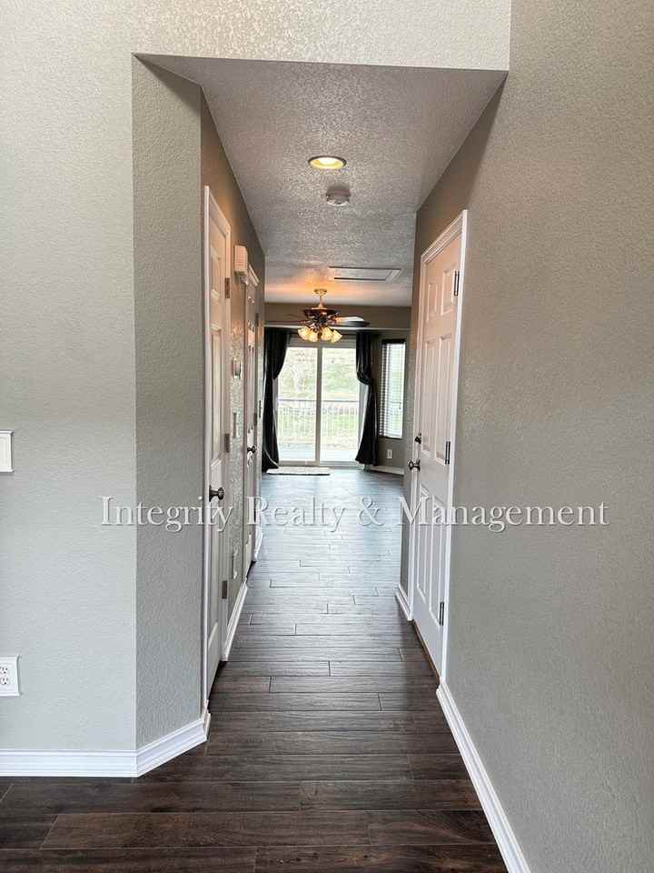 7402 Eagle Rock Dr - Photo 7 of 50