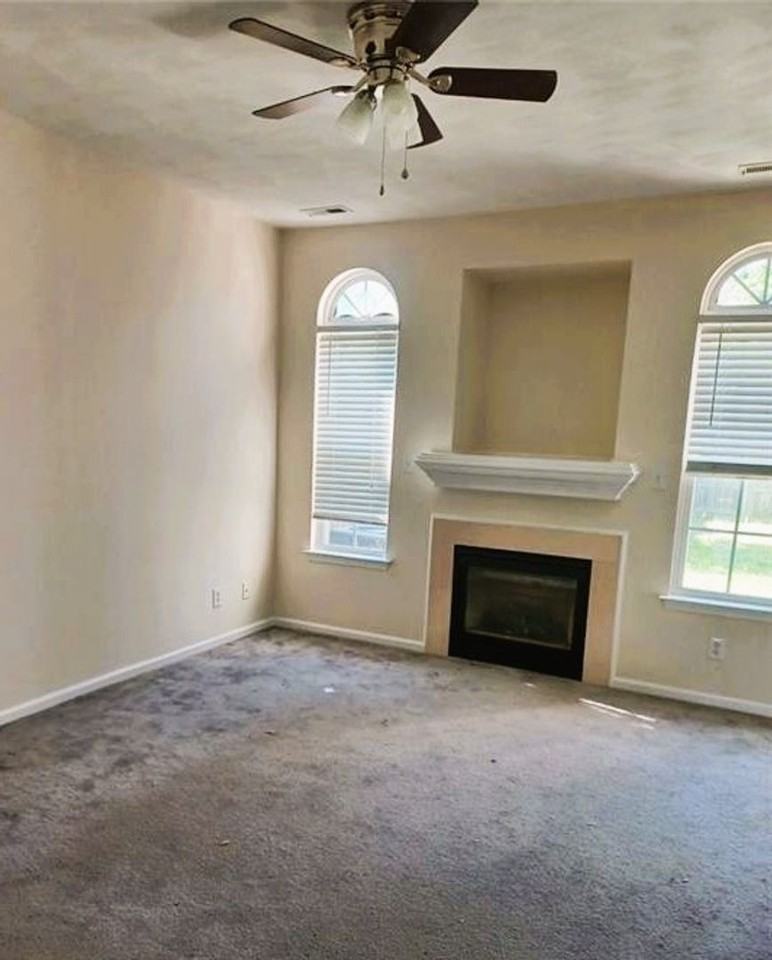 2229 Bizzone Cir - Photo 3 of 10