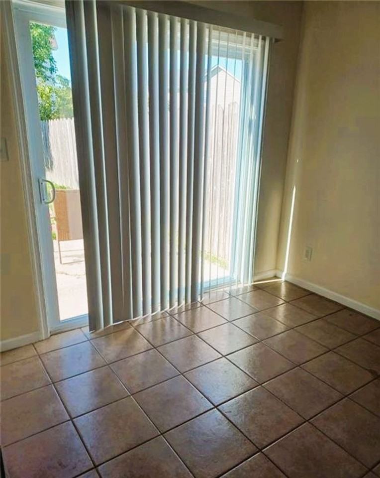 2229 Bizzone Cir - Photo 5 of 10