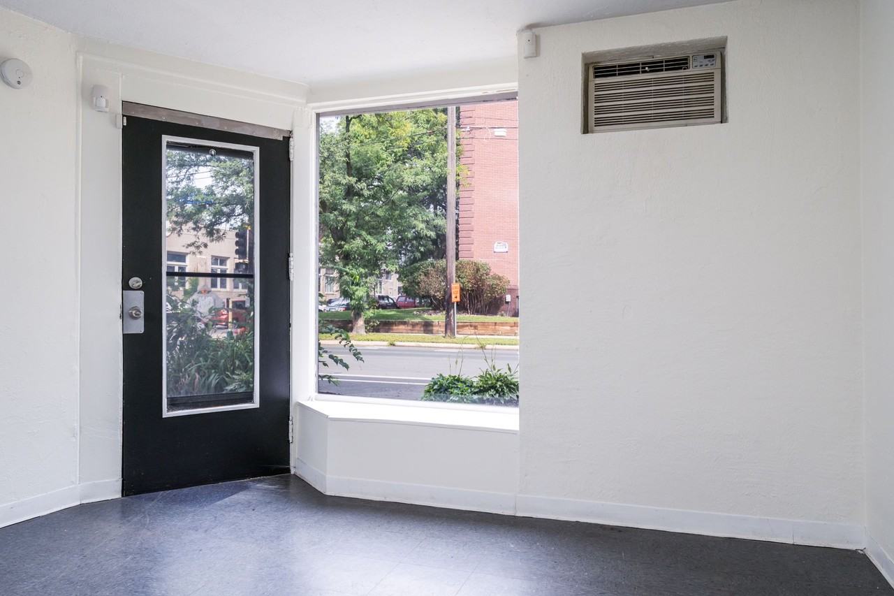 2401 Dupont Ave S - Photo 2 of 4
