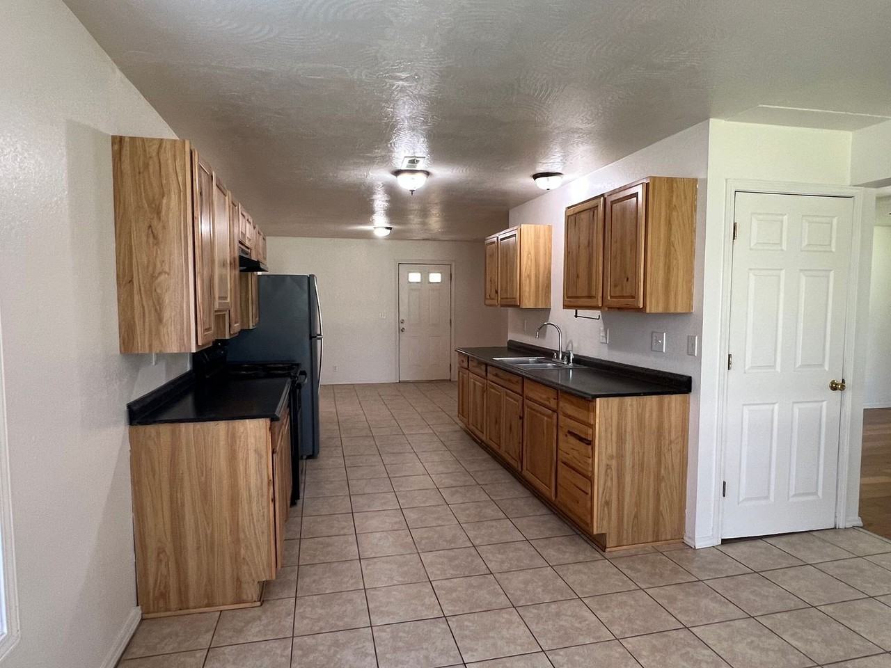 2508 N National Ave - Photo 6 of 27